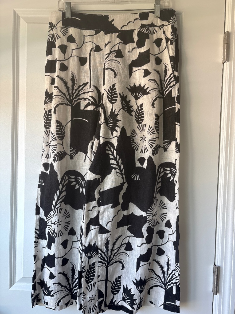 Nicole Miller New York Linen Capri Pants